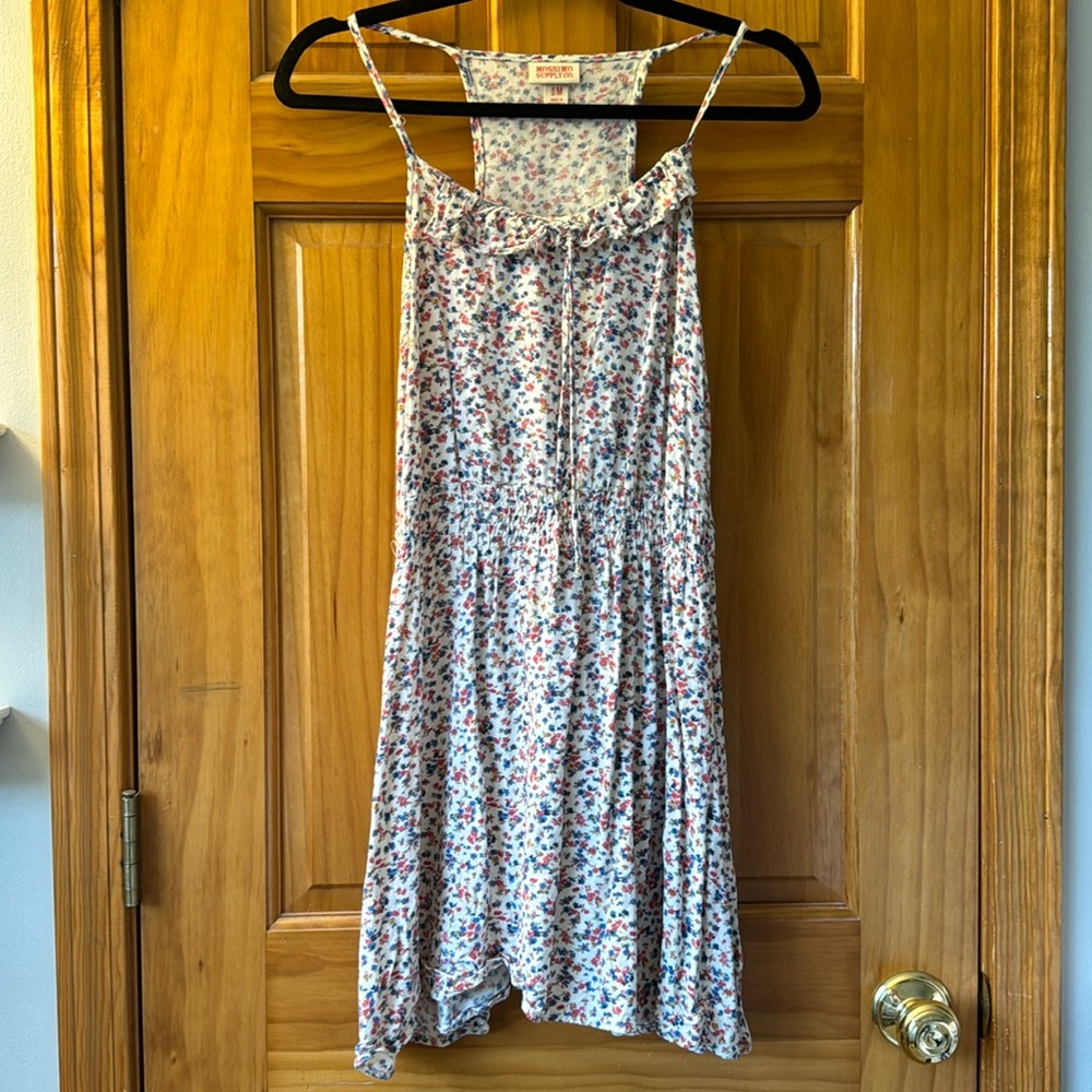 Floral sundress! 🌷🌸👗
